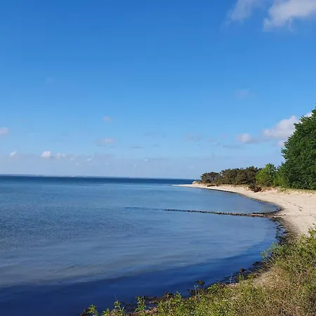 Ferienwohnung-ruegen-200m-zum-meer-all-inclusive Apartment *